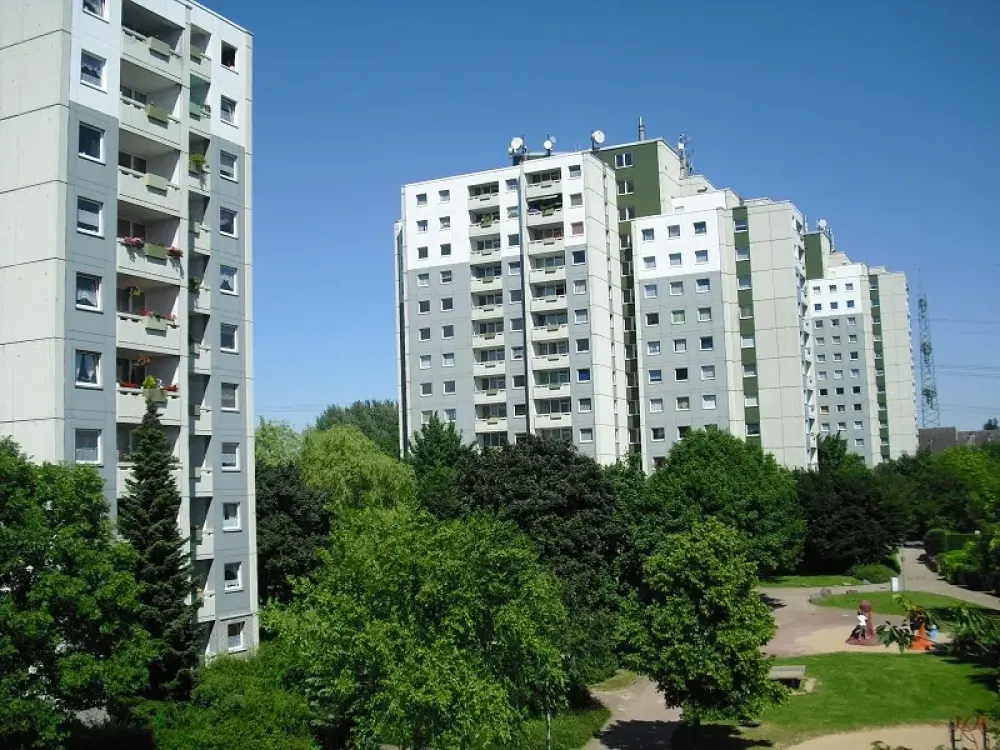 WBS erforderlich! Sonnige 3 Zimmer-Wohnung mit viel Komfort, 2 Bäder und Balkon!