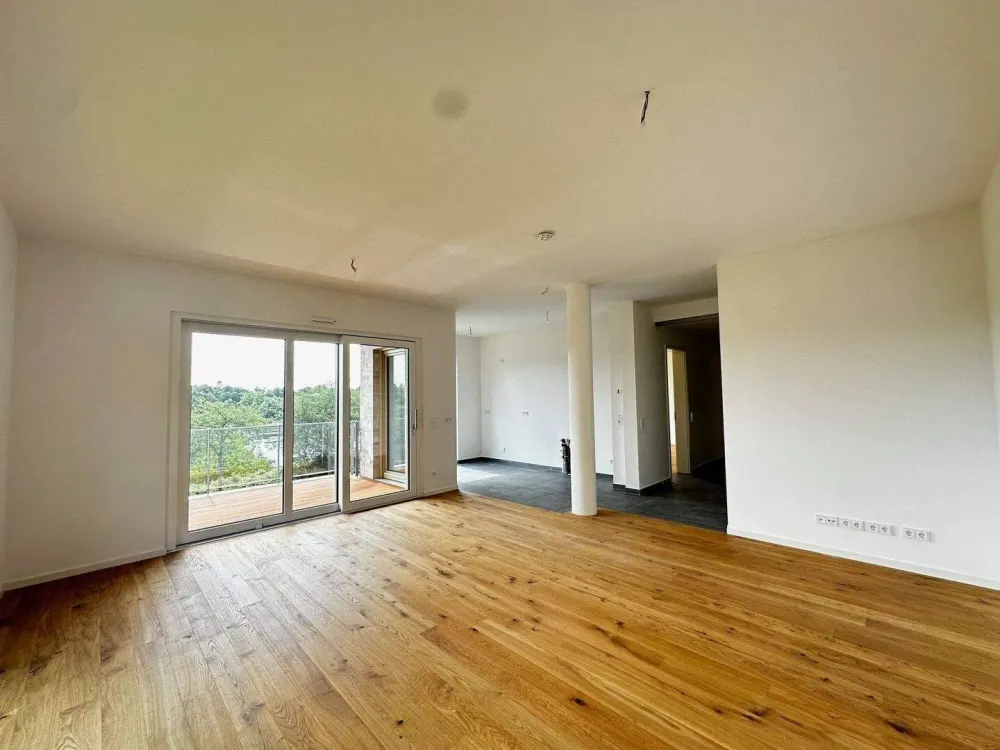 * Traumblick - HafenCity - großzügige und moderne 3-Raumwohnung mit Balkon - direkt an der Elbe*