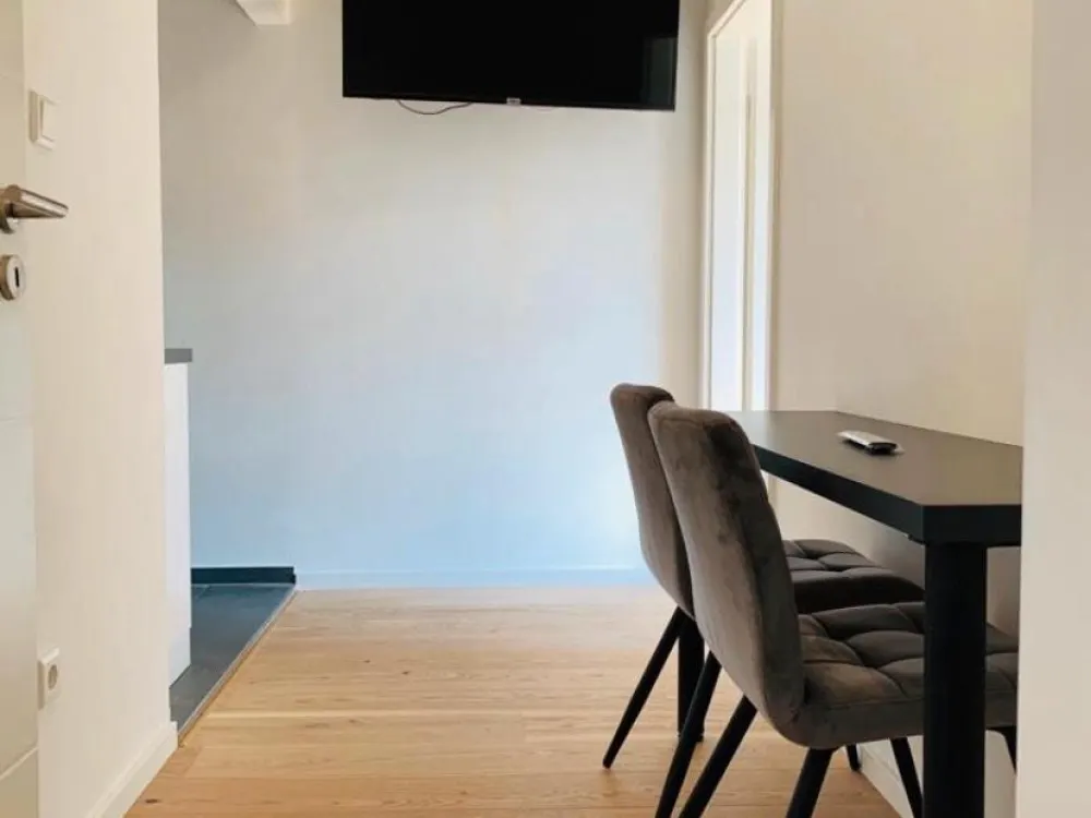 Suche Nachmieter für ein 12qm Zimmer in renovierter 2er WG
