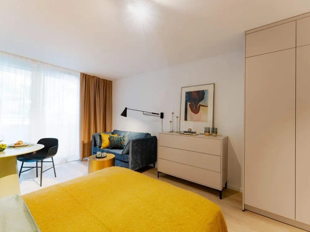 THE SAXXON: The Grand Studio - Skyline View 20% Early Bird Discount for 6 months: € 1.168 warm rent*