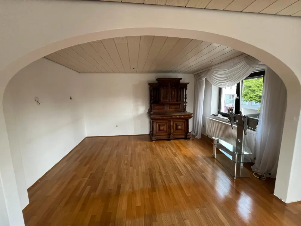 Helle 3 (nach Absprache evtl. 4) Zimmerwohnung