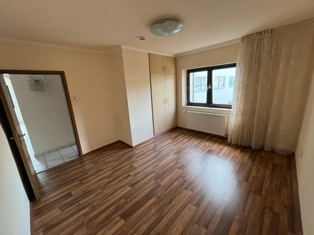 Helle 3 (nach Absprache evtl. 4) Zimmerwohnung