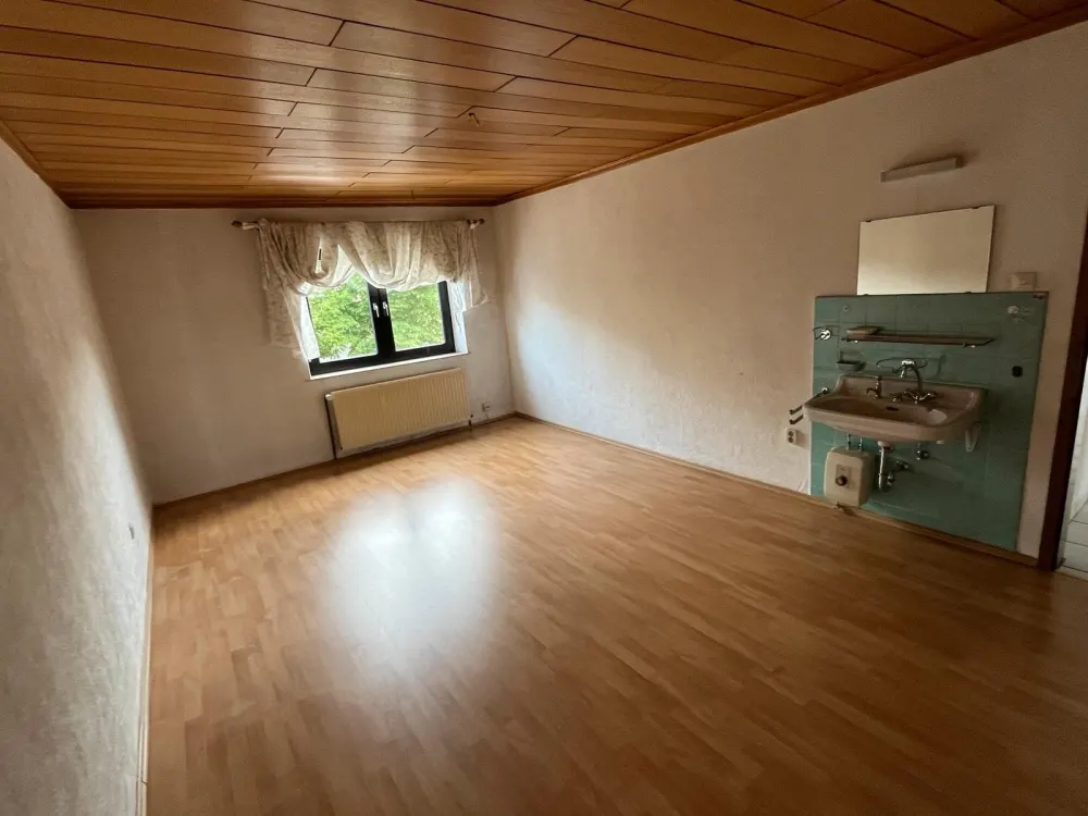 Helle 3 (nach Absprache evtl. 4) Zimmerwohnung