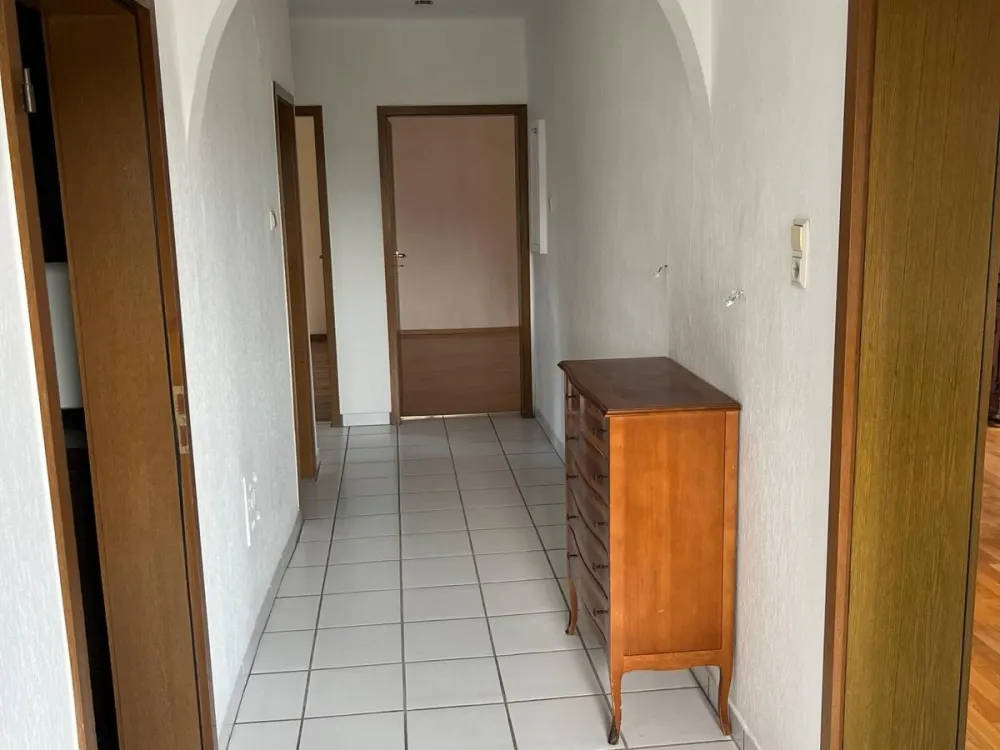 Helle 3 (nach Absprache evtl. 4) Zimmerwohnung