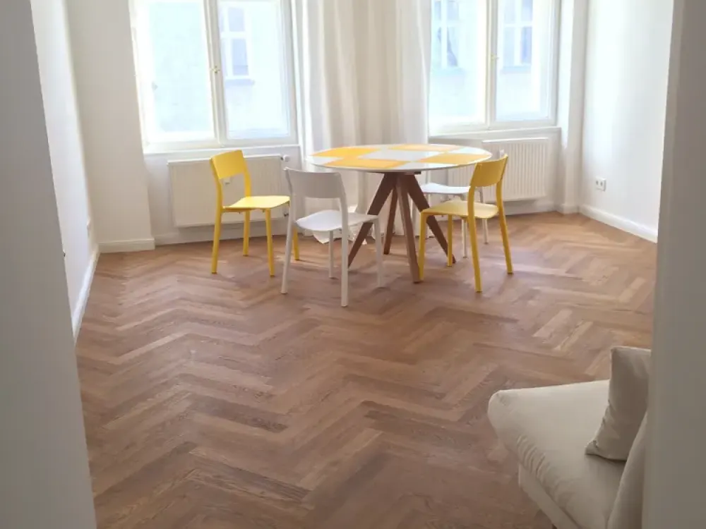 Bright 2 rooms apartment on the 2nd floor of a charming Altbau in best Berlin Mitte area