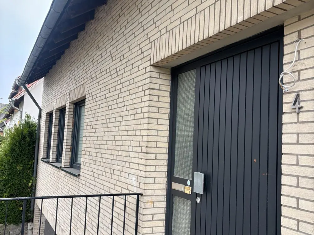 3-Zimmer-Wohnung mit Balkon und separatem Eingang in Kirchrode