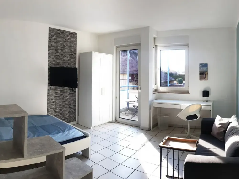 Hochwertiges Apartment vollmöbliert mit großem Balkon ab Oktober 26 frei