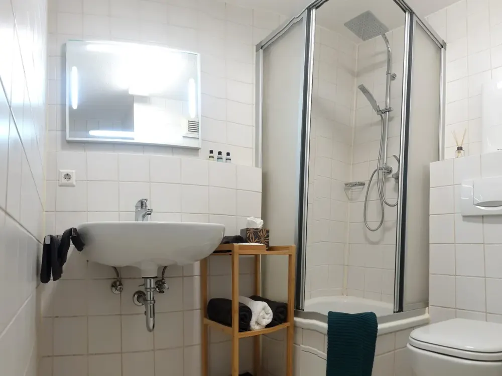 Hochwertiges Apartment vollmöbliert mit großem Balkon ab Oktober 26 frei