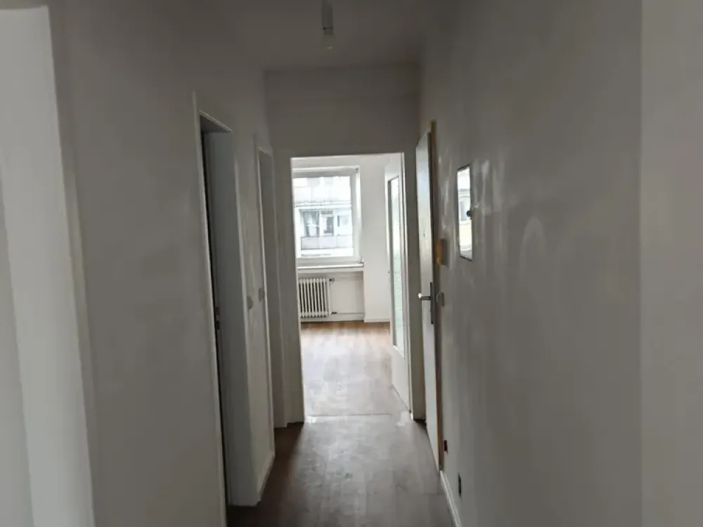 Komplett renovierte 2-Zimmer-Wohnung mit Balkon in zentraler Lage von Düsseldorf