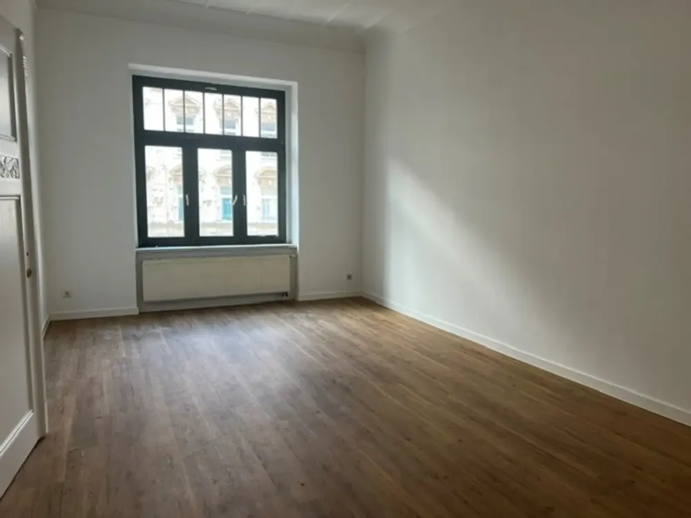 +++ Wohnen auf dem Kiez, 3-Raum sucht WG +++