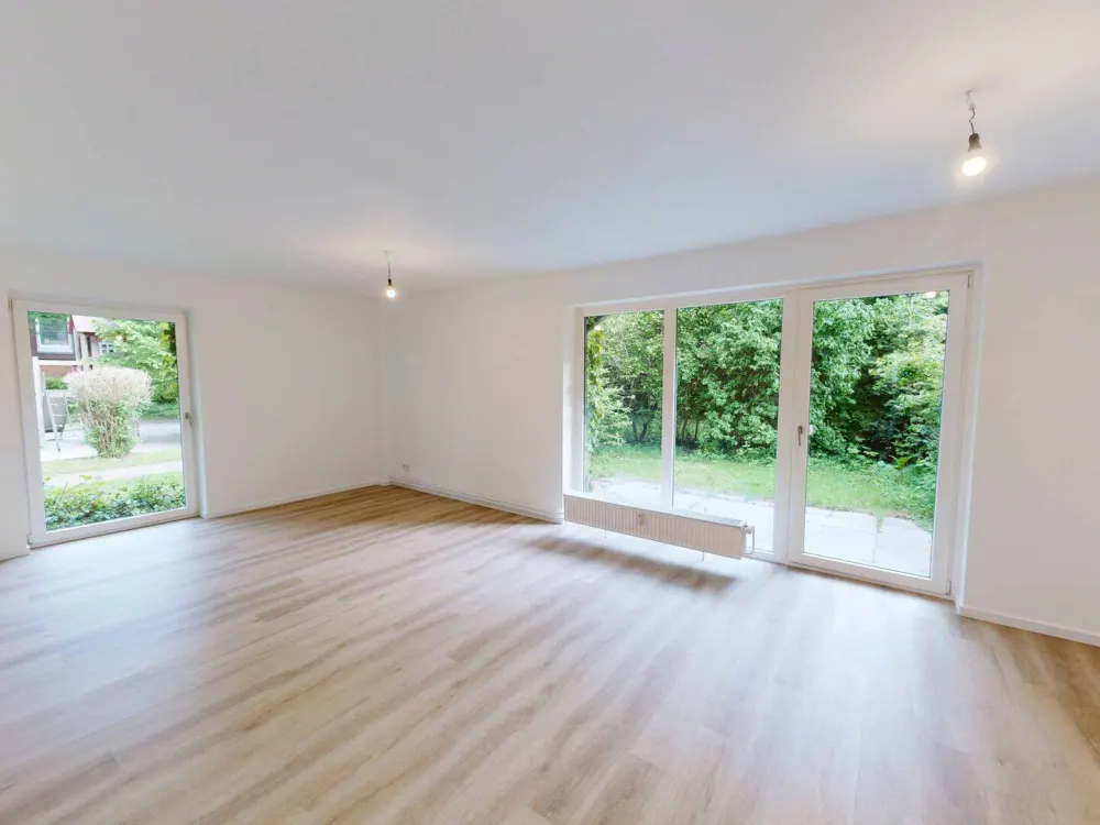 Einziehen und Wohlfühlen: Sanierte 4-Zimmer-Wohnung mit TERRASSE in ruhiger Lage
