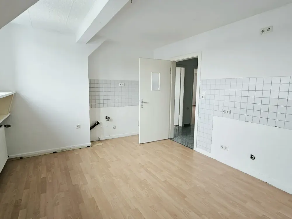 2 Zimmer 4 Etage mit Klimaanlage ohne Balkon Dachgeschoss