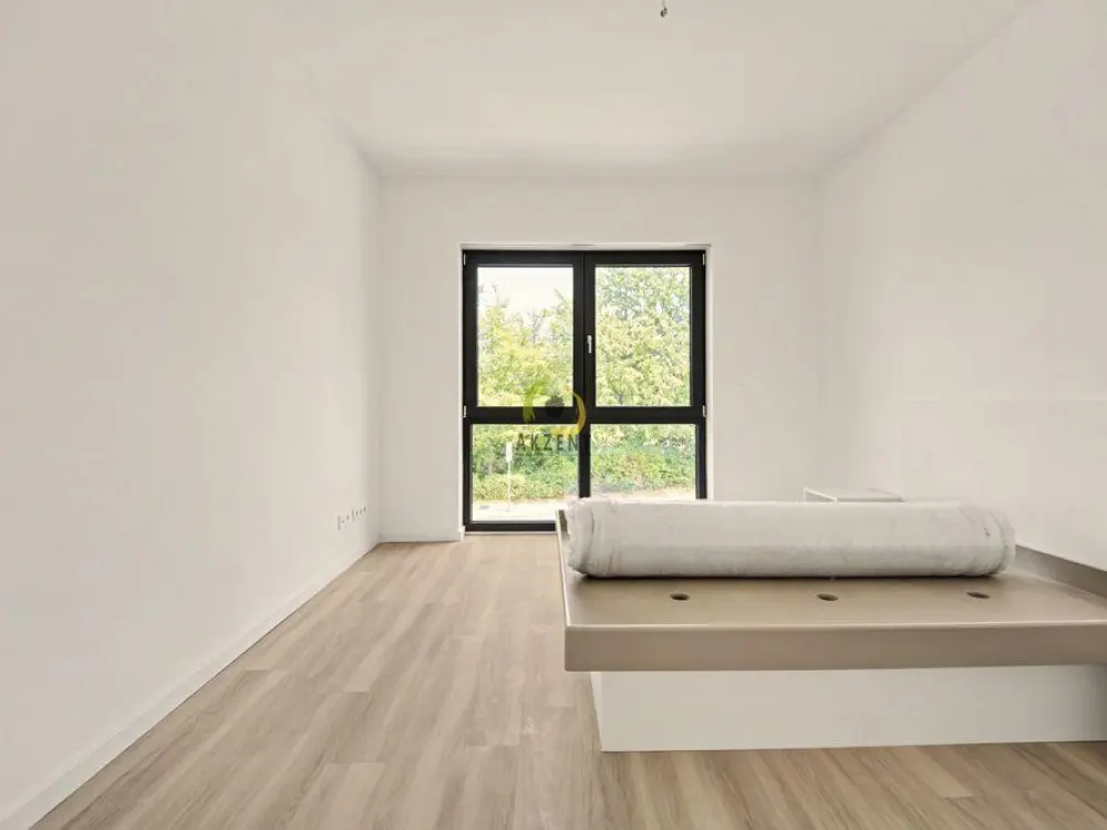 Erstbezug - Stilvolle 1,5-Zimmer-Neubauwohnung mit Balkon, EBK & Möblierung - Direkt am S-Bahnhof