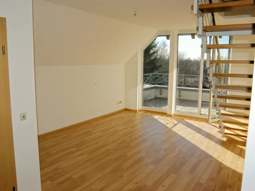 Helle Dachgeschoßmaisonettewohnung mit Pkw-Stellplatz in Harpen
