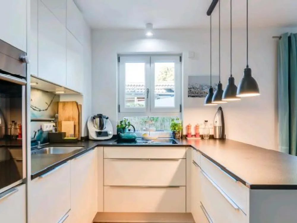 Schöne 4-Zimmer-Gartenwohnung mit EBK & Garage in Untermenzing
