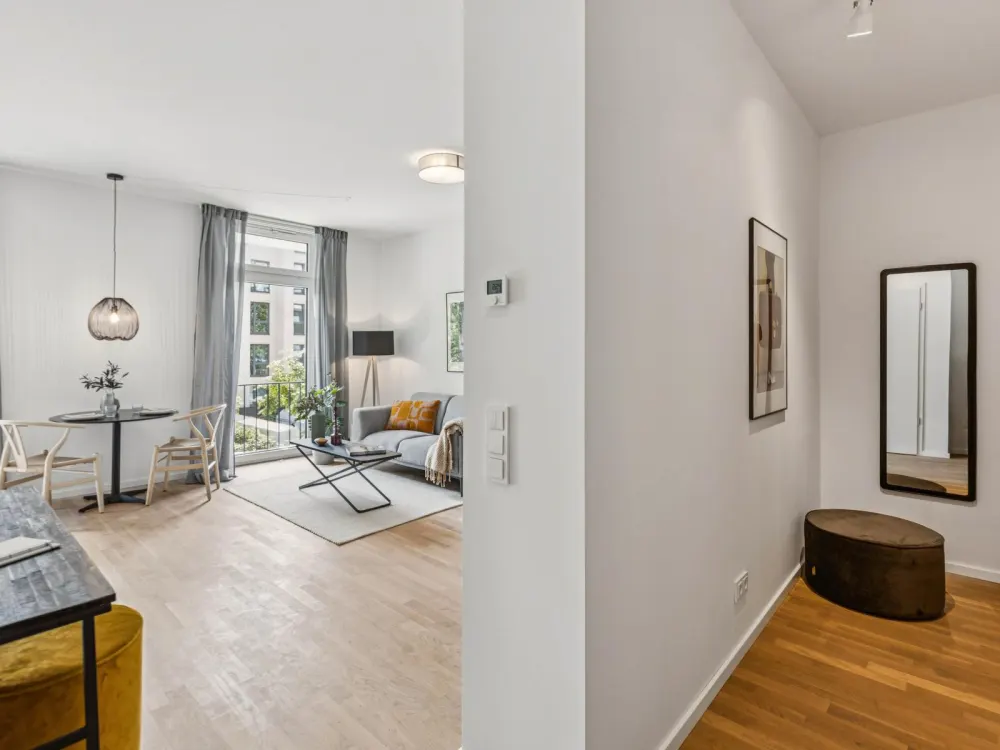 Live, work, play, Stylish studio in a thriving city quarter