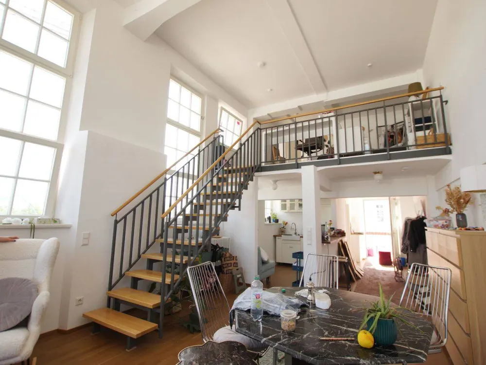 Neuwertige Maisonette-Studio Wohnung auf 2 Ebenen