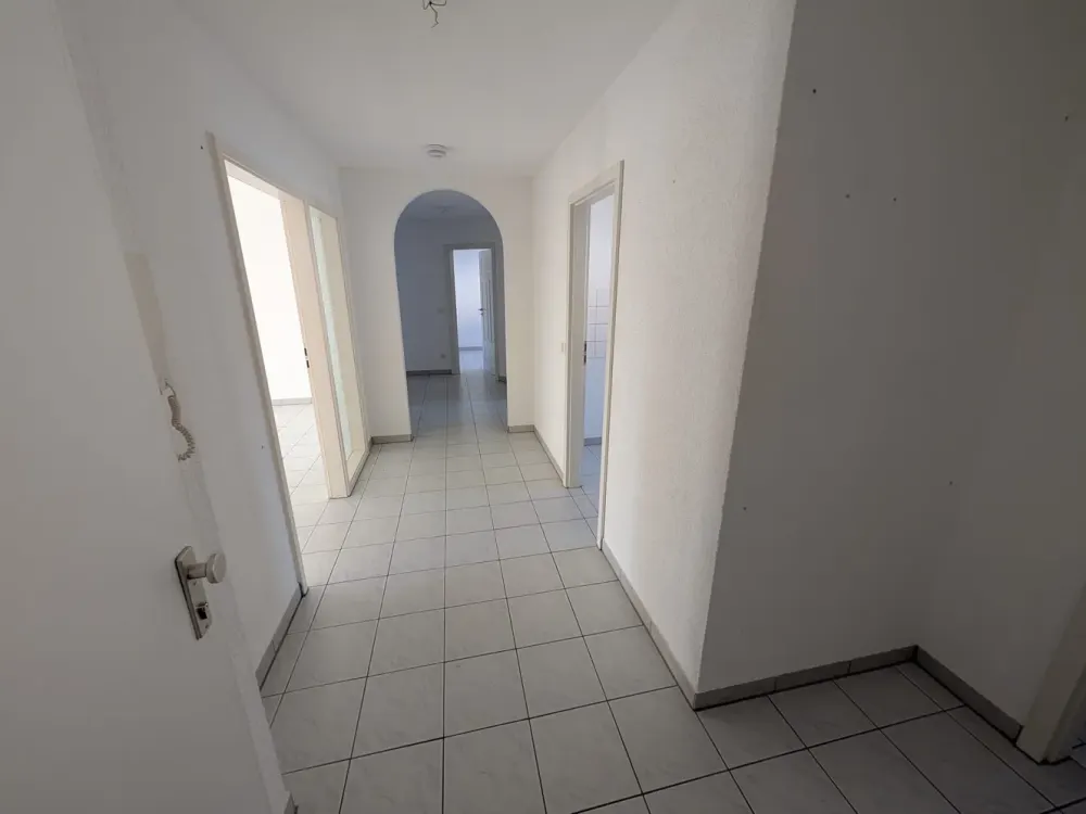 Gutgeschnittene, helle 4-Zimmer-Wohnung mit Balkon in Weiler zum Stein/Leutenbach