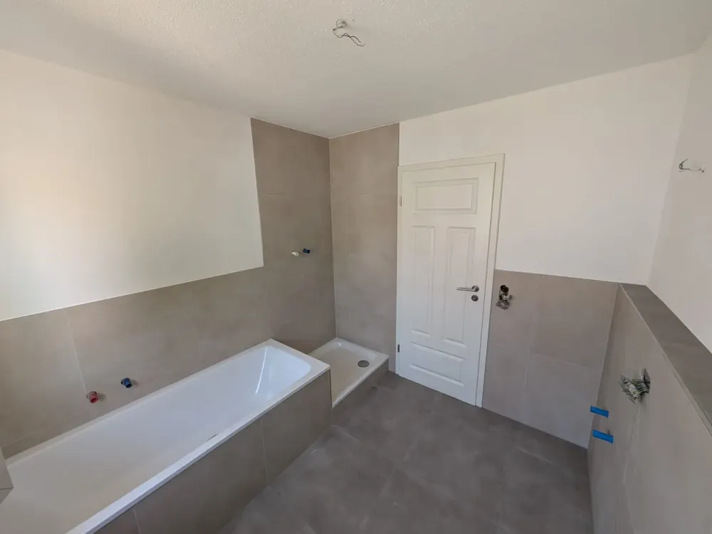 Gutgeschnittene, helle 4-Zimmer-Wohnung mit Balkon in Weiler zum Stein/Leutenbach