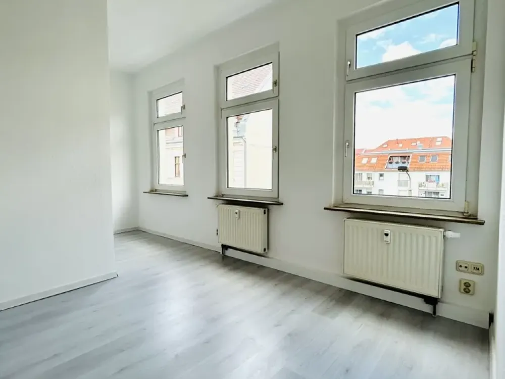 Renovated & Attractive 1-Room Apartment in Dölitz Available Immediately