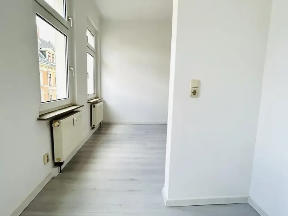 Renovated & Attractive 1-Room Apartment in Dölitz Available Immediately
