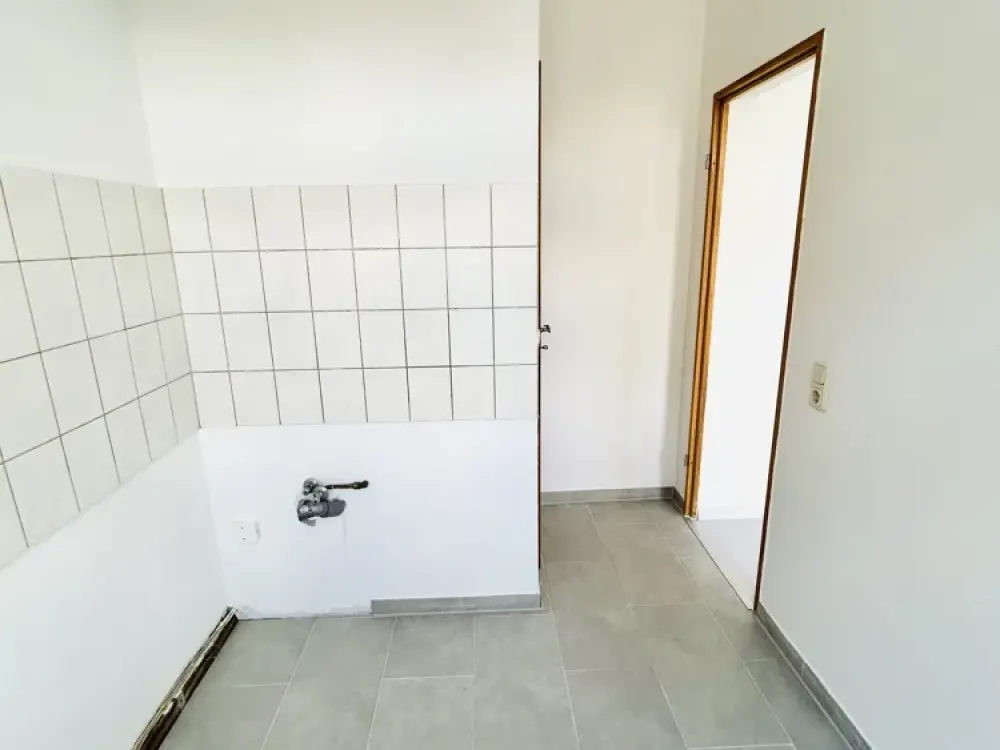 Renovated & Attractive 1-Room Apartment in Dölitz Available Immediately