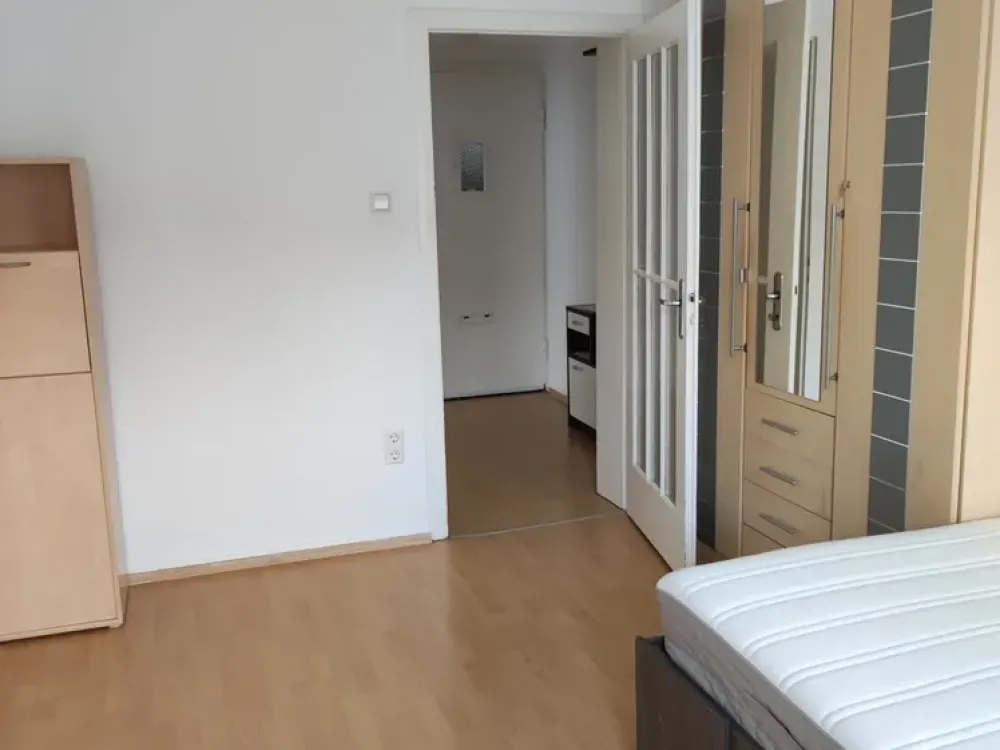 Zentrale und lichtdurchflutete 2 Zimmer in Hannover Oststadt
