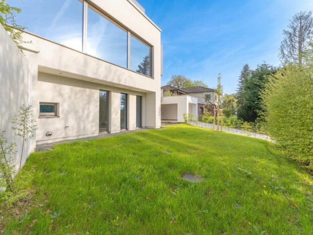 Wohnung mit Terrasse/Garten/Carport - voll möbliert