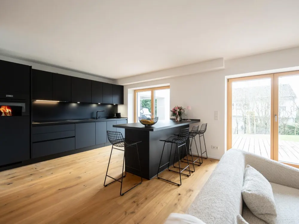 Wohnung mit Terrasse/Garten/Carport - voll möbliert