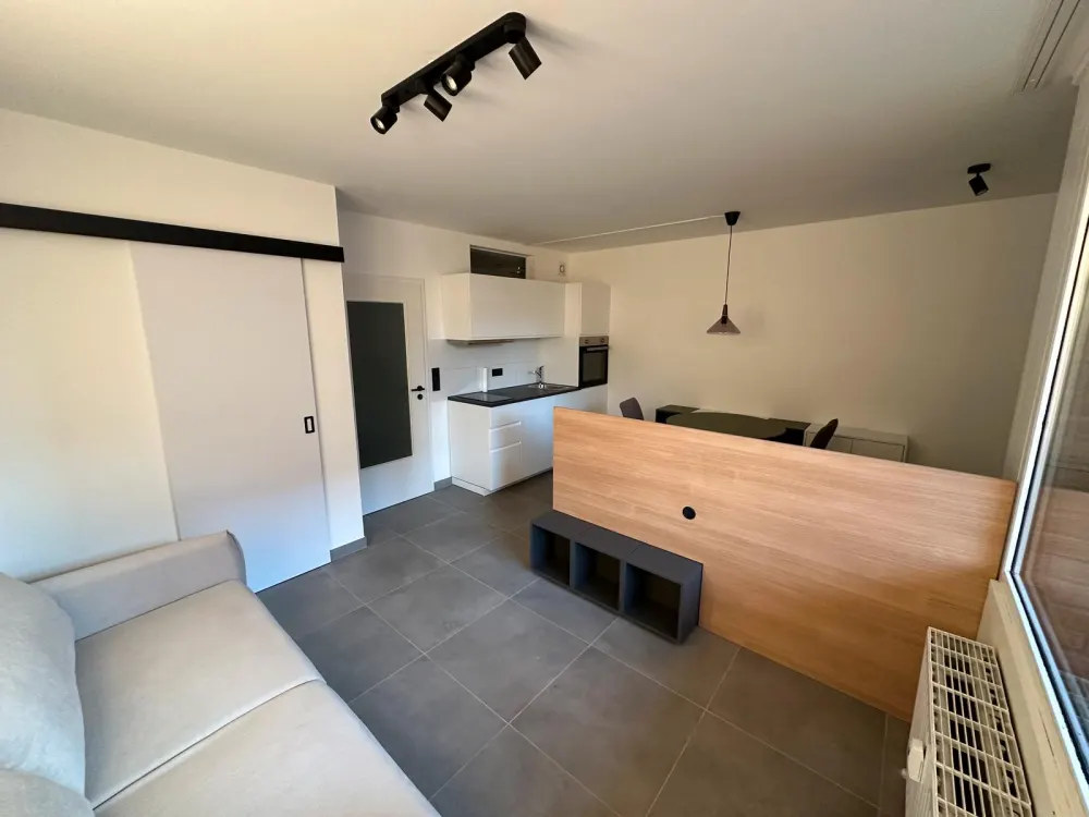Top Möbliertes Apartment in Weiden, mit Einbauküche -Neu Saniert