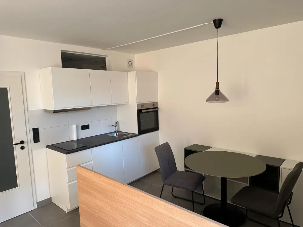 Top Möbliertes Apartment in Weiden, mit Einbauküche -Neu Saniert