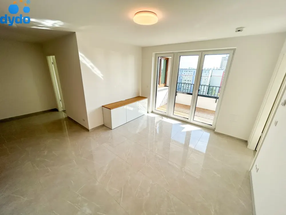 Perfect New Three-Room Apartment with View of the TV Tower Awaits Your Move-In