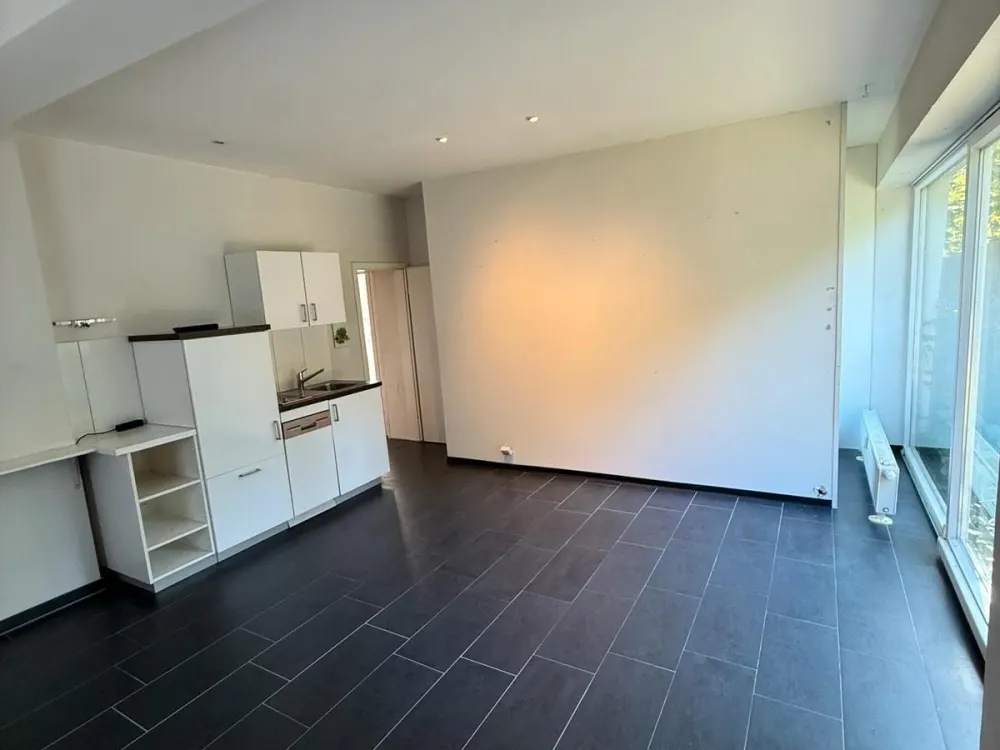 Einzigartige Erdgeschosswohnung mit Garten, Kamin & Doppelgarage