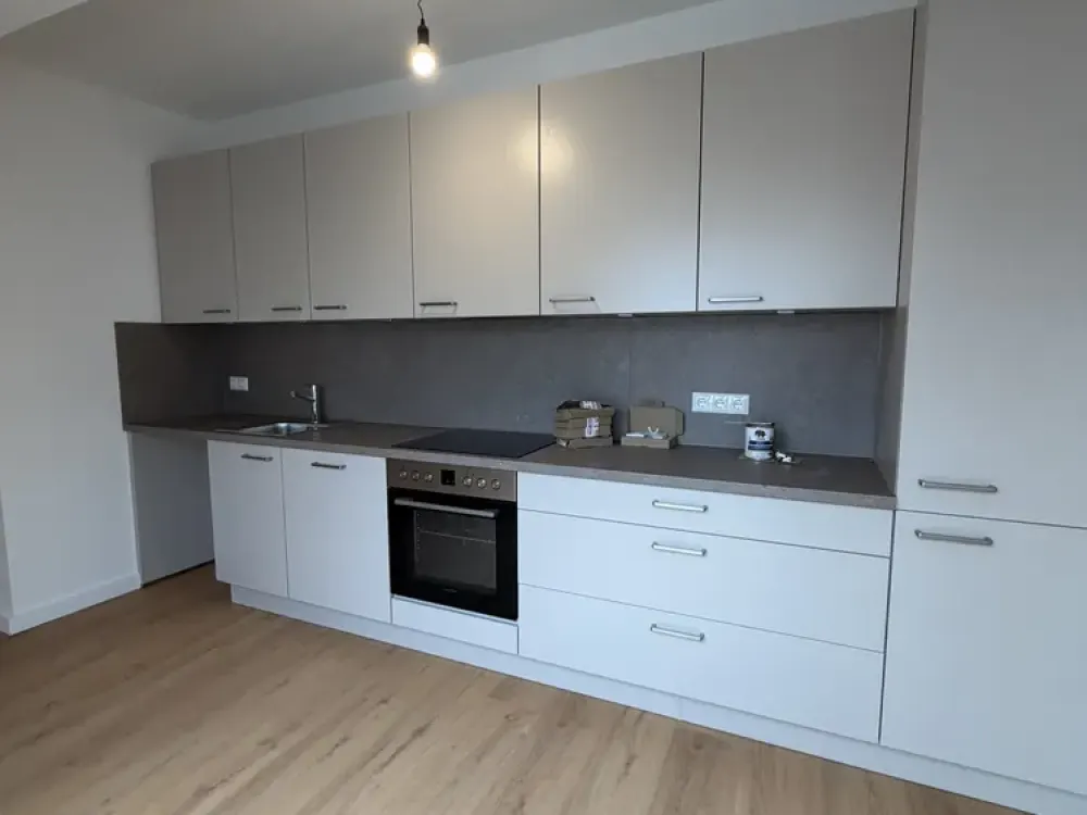 Zuhause mit drei Zimmern in der Schudomastraße
