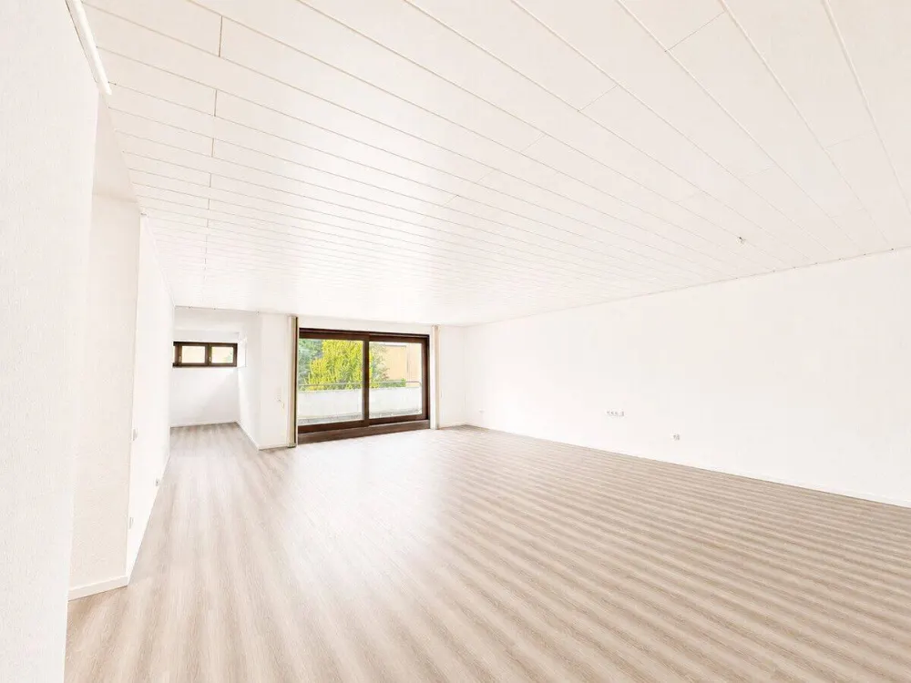 Modernisierte 3-Zimmer-Wohnung mit außergewöhnlichem Platzangebot