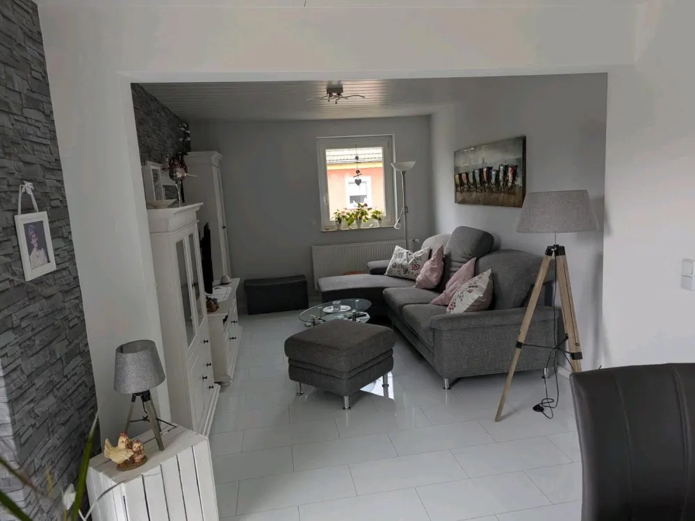 Helle 86 m² Wohnung mit 2 Bädern, Balkon & optionaler Stellplatz