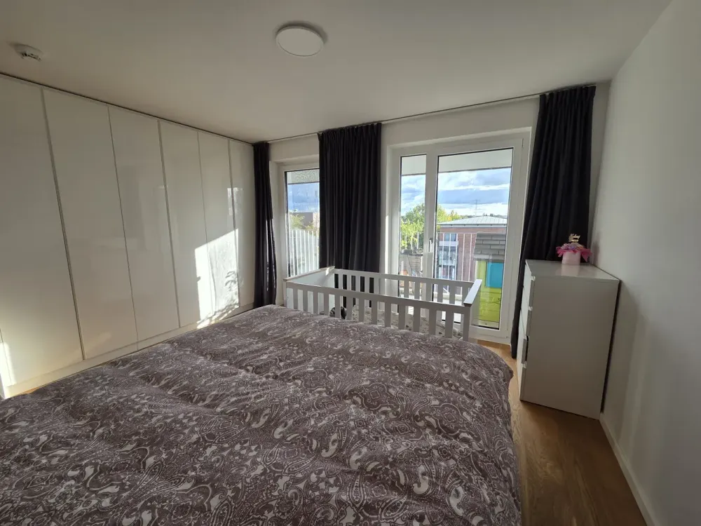 High-quality 3-room apartment with loggia and fitted kitchen | 8 min to S-Bahn | Built 2020