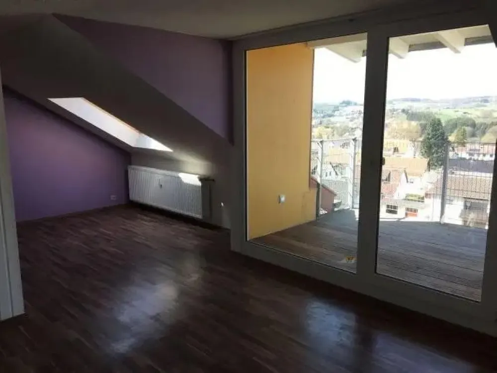 3-Zimmer-Dachgeschosswohnung mit Balkon in Eppelborn-Wiesbach