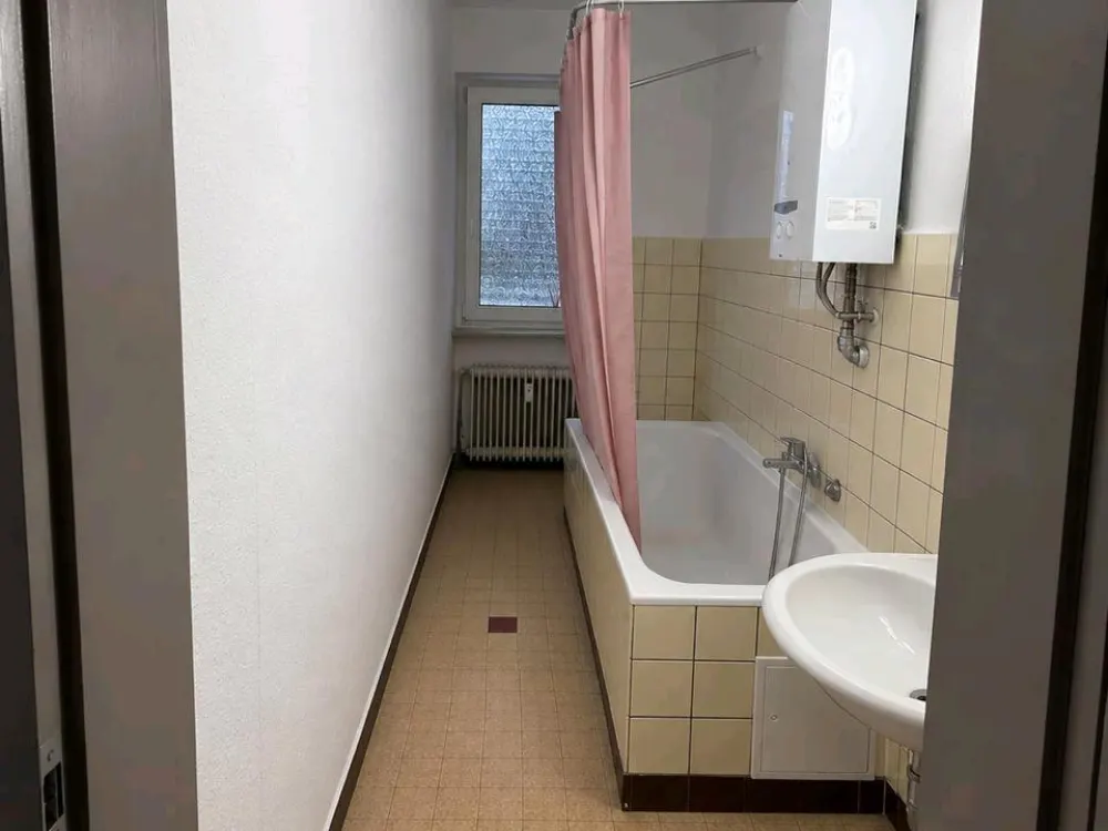 renovierte 2-Zimmer-Wohnung in Burbach-Saarbrücken