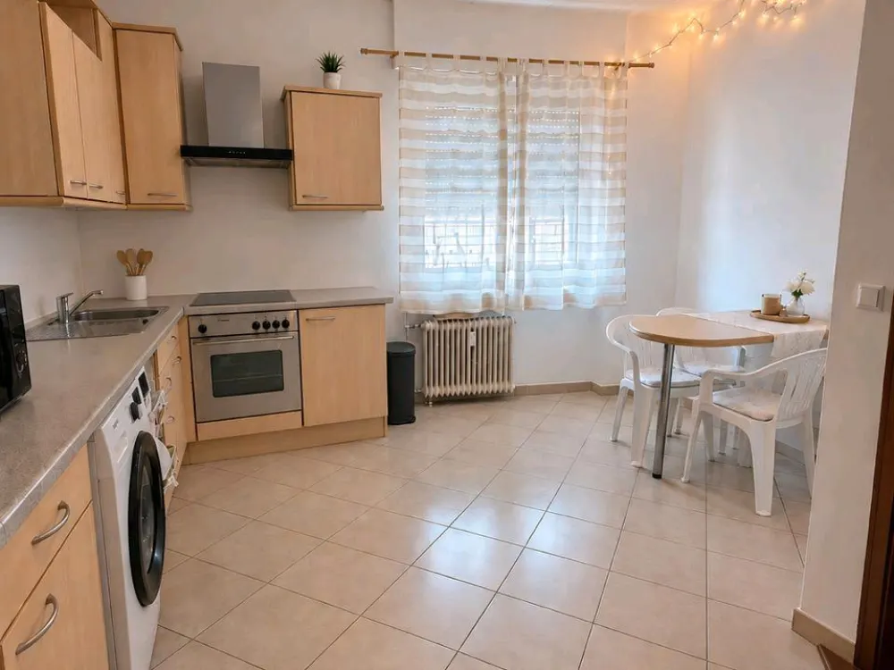renovierte 2-Zimmer-Wohnung in Burbach-Saarbrücken