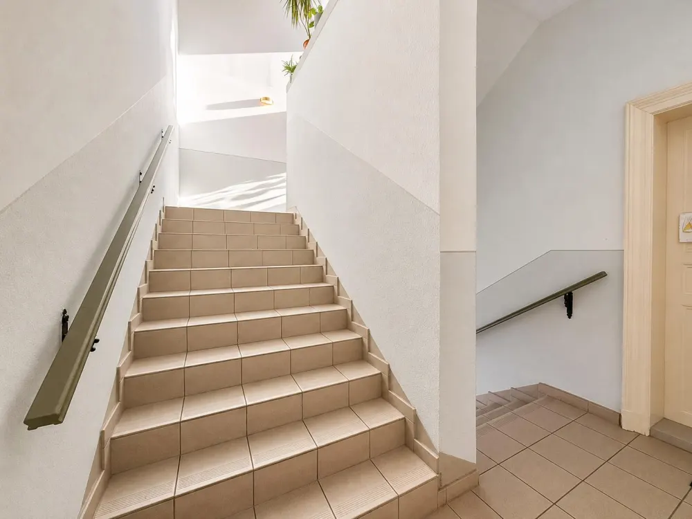 Erstbezug nach Sanierung: Helle 3-Zimmer-Wohnung mit Balkon, EBK