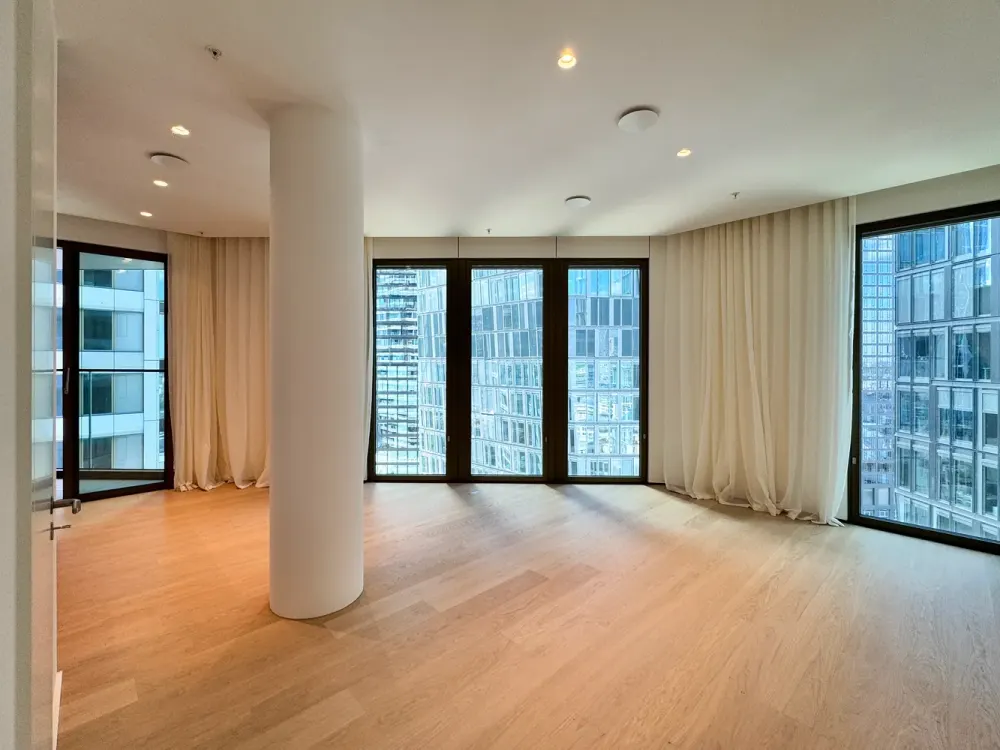 FOUR: City Apartment mit Mainhattan View