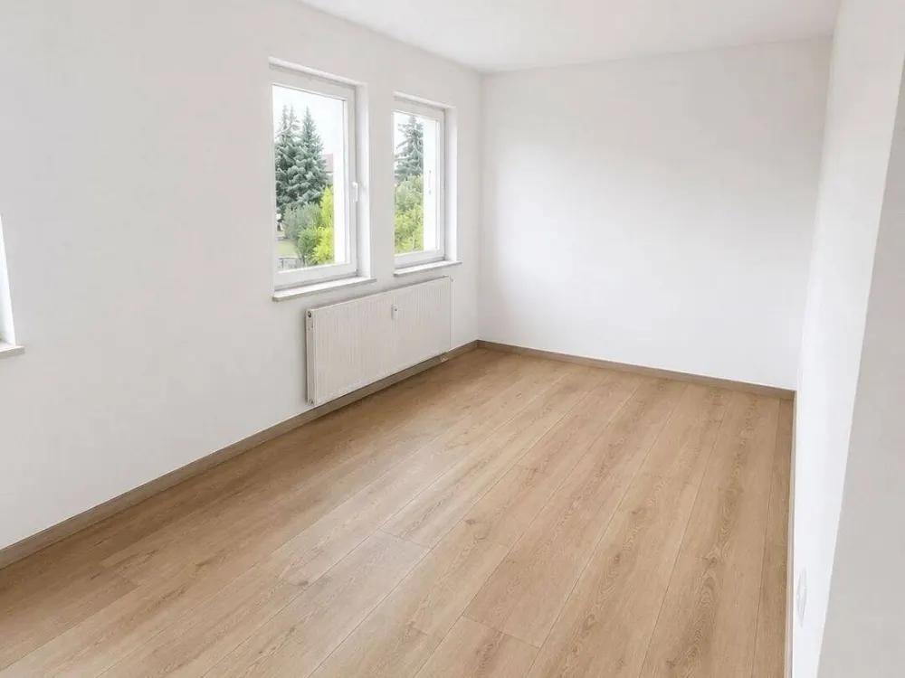Stilvolle 2-Zimmer-Wohnung mit großem Balkon, neuer Küche & Stellplatz