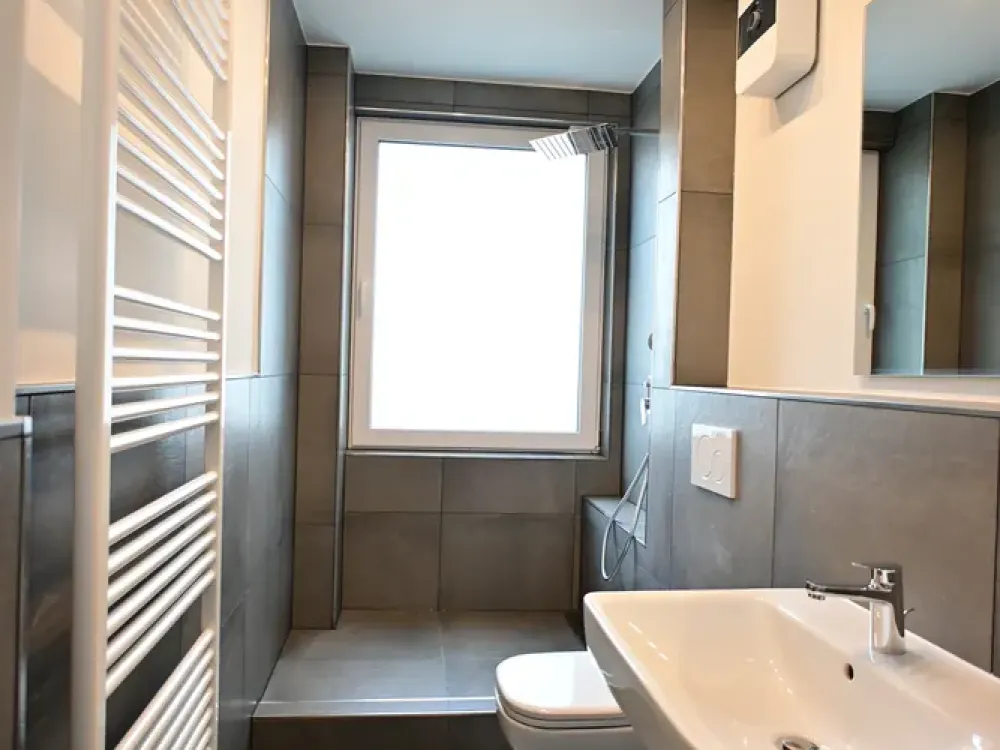 !Erstbezug nach Sanierung!, Moderne 3-Zimmer-Wohnung in zentraler Lage