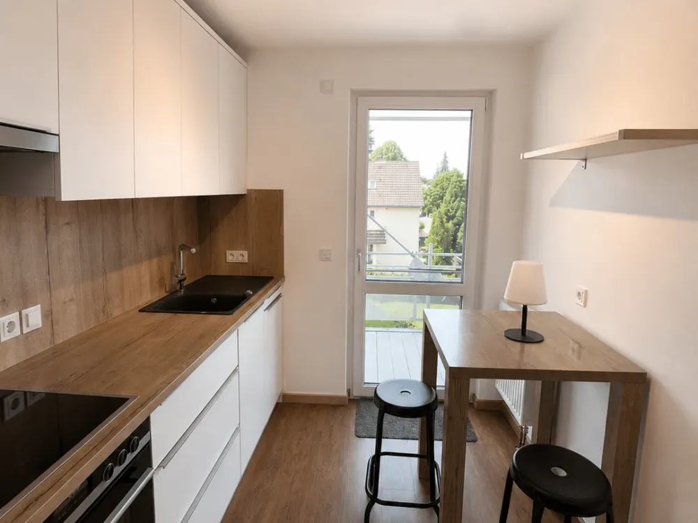 Neu sanierte 2 Zimmer-WHG, Tiefgarage, 2 Balkone