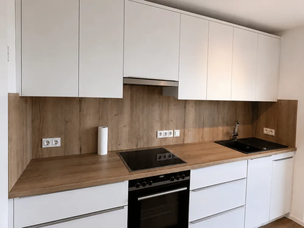 Neu sanierte 2 Zimmer-WHG, Tiefgarage, 2 Balkone