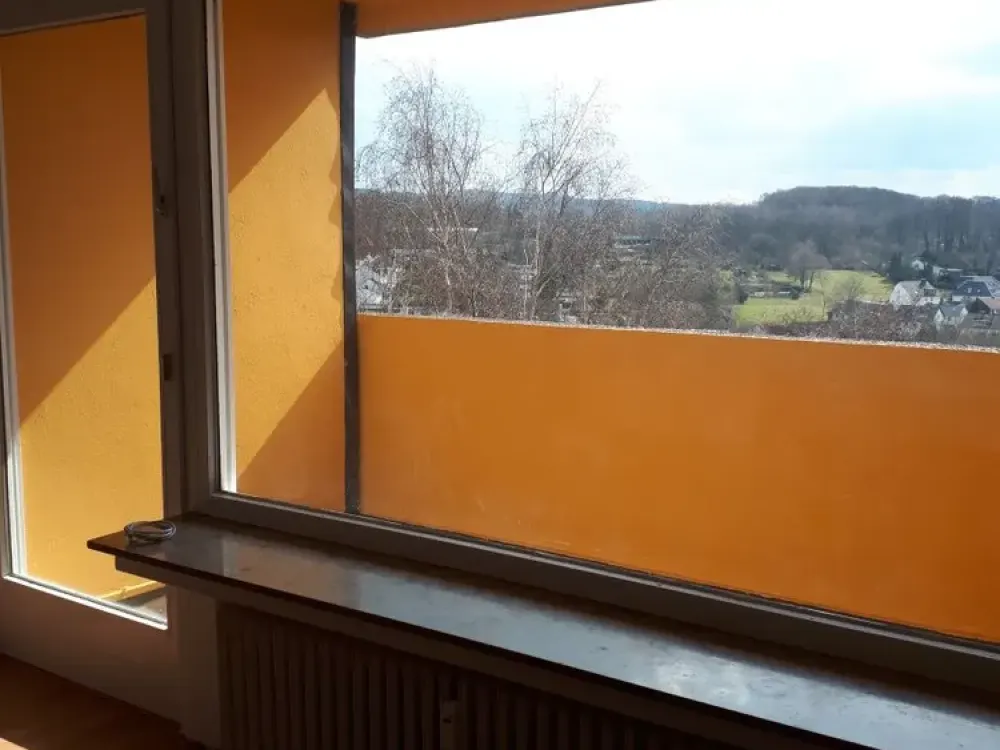 Renovated 3-room apartment with balcony and garden view in the university district.