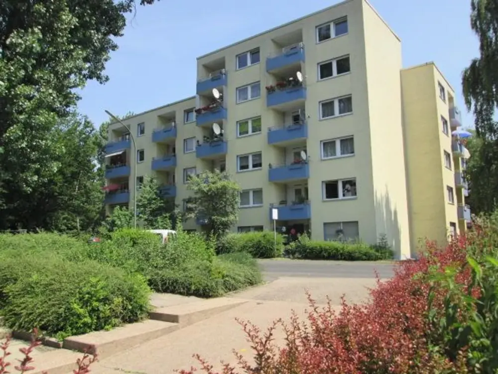 Mit Aufzug und Balkon, ideal im Alter ! Einzugsbereit neu renoviert für Sie!