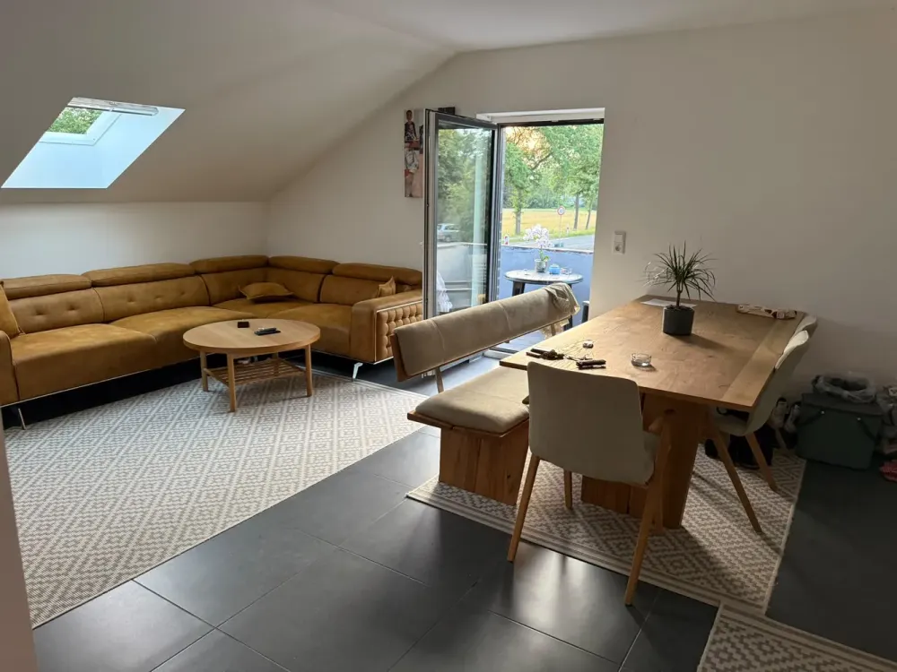 Home with 3 Rooms and Modern Amenities in Weyhe
