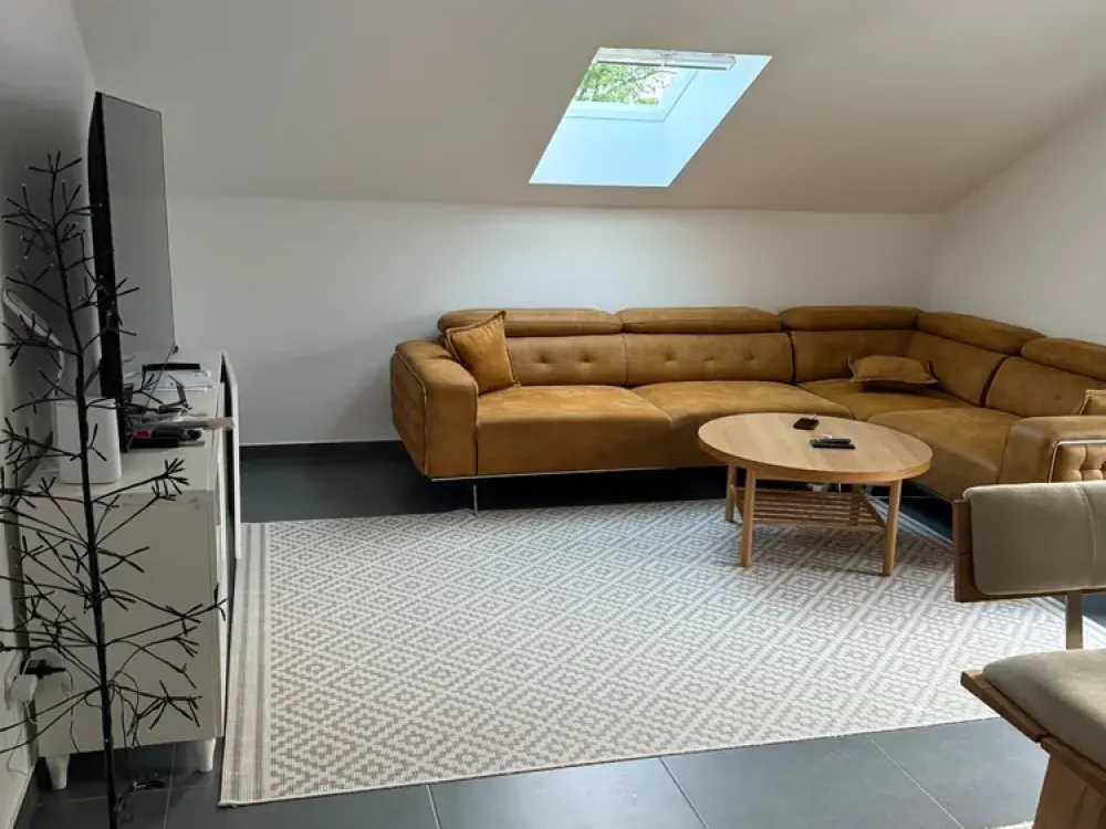 Home with 3 Rooms and Modern Amenities in Weyhe